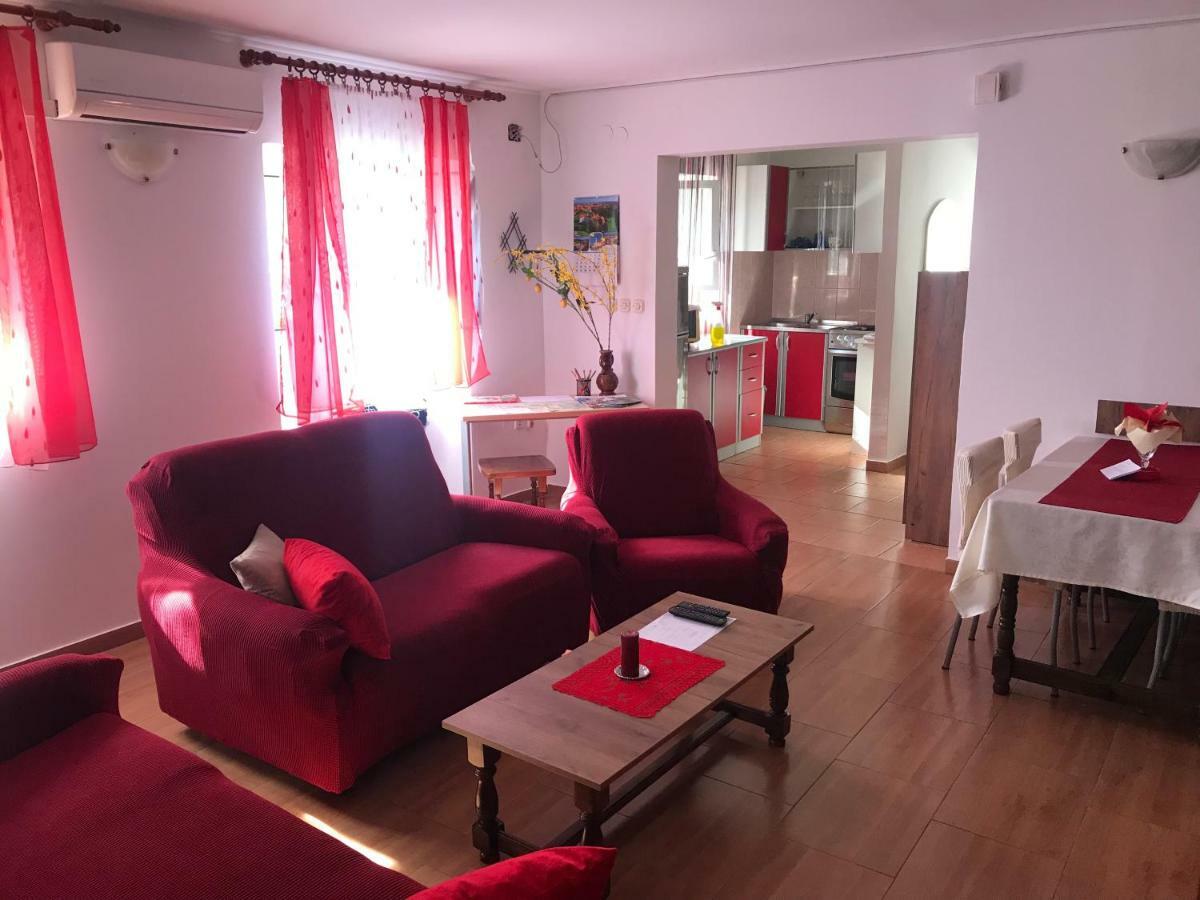 Apartment In Family House Linda Cavle Екстер'єр фото